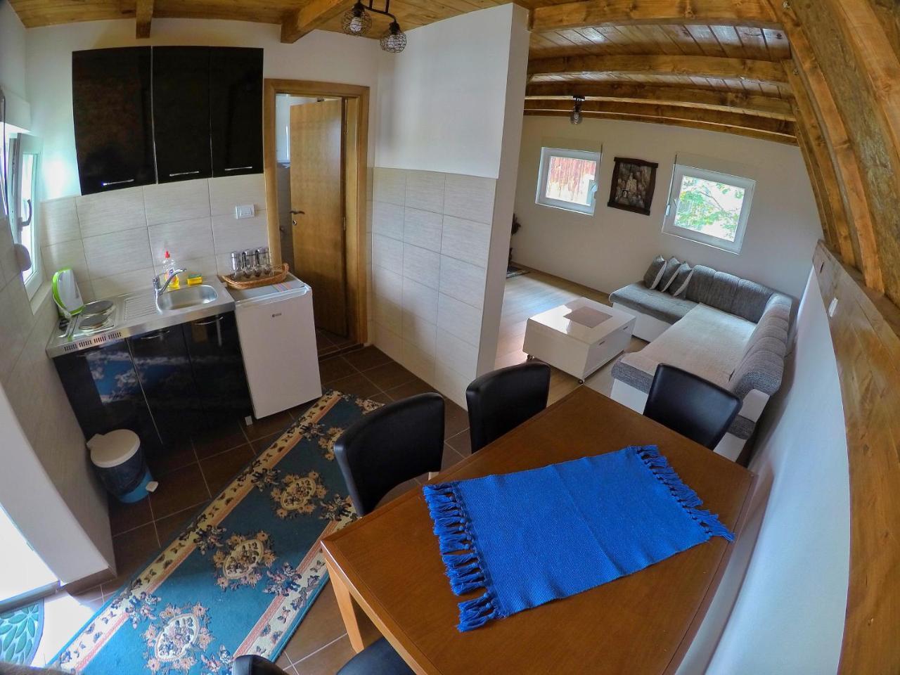 Cabarkapa Guesthouse 자블야크 외부 사진